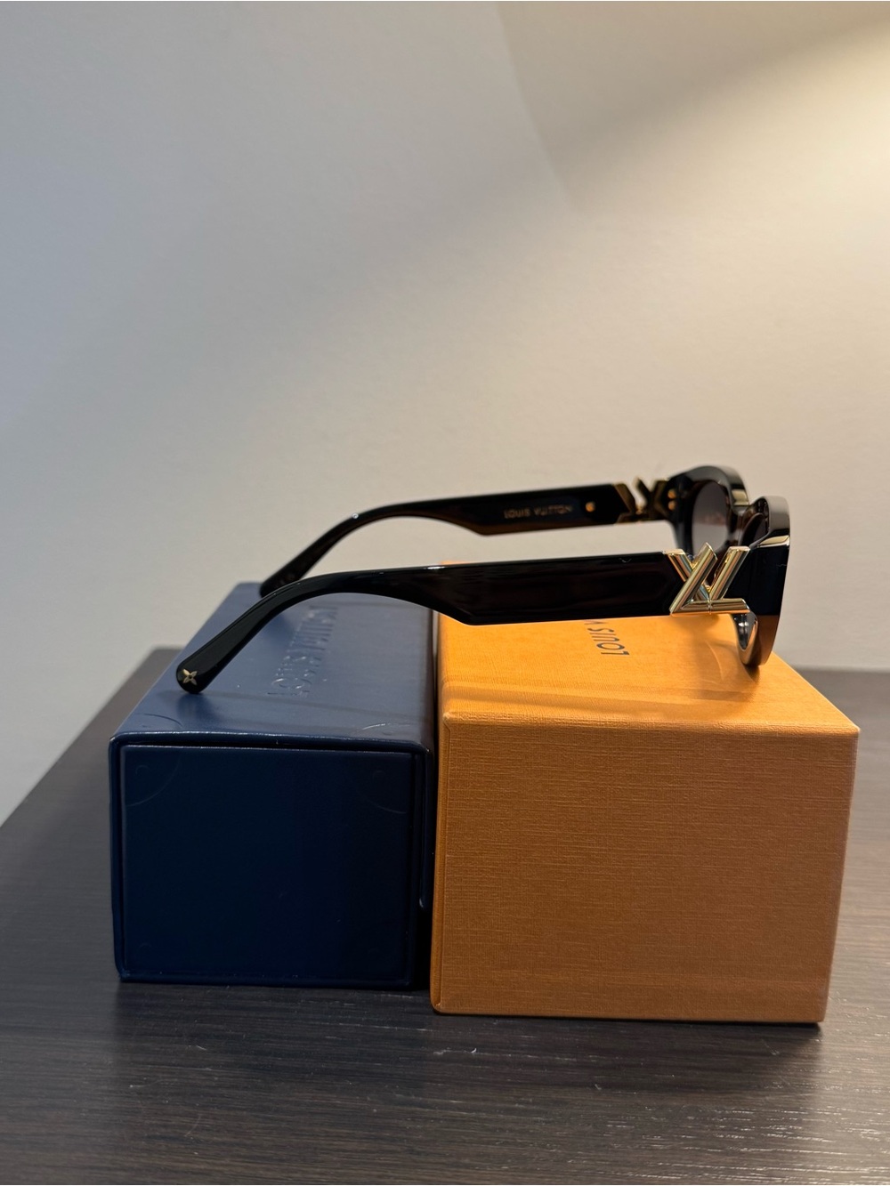 Louis Vuitton — LV GO-14 Cat Eye Sunglasses (Z2104W) - Picture 3 of 8